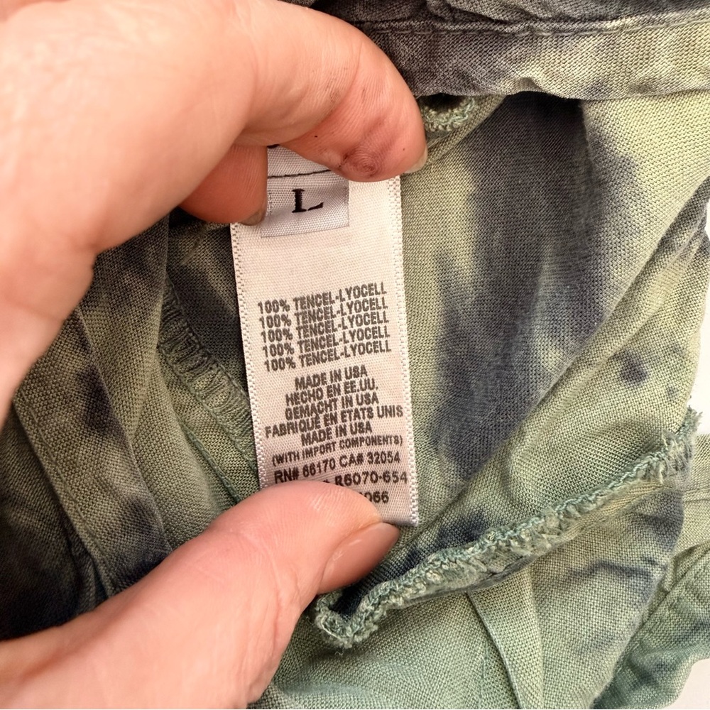 cloth & stone Green Tie-Dye V‑Neck Wide‑Leg Jumpsuit - Picture 8 of 13